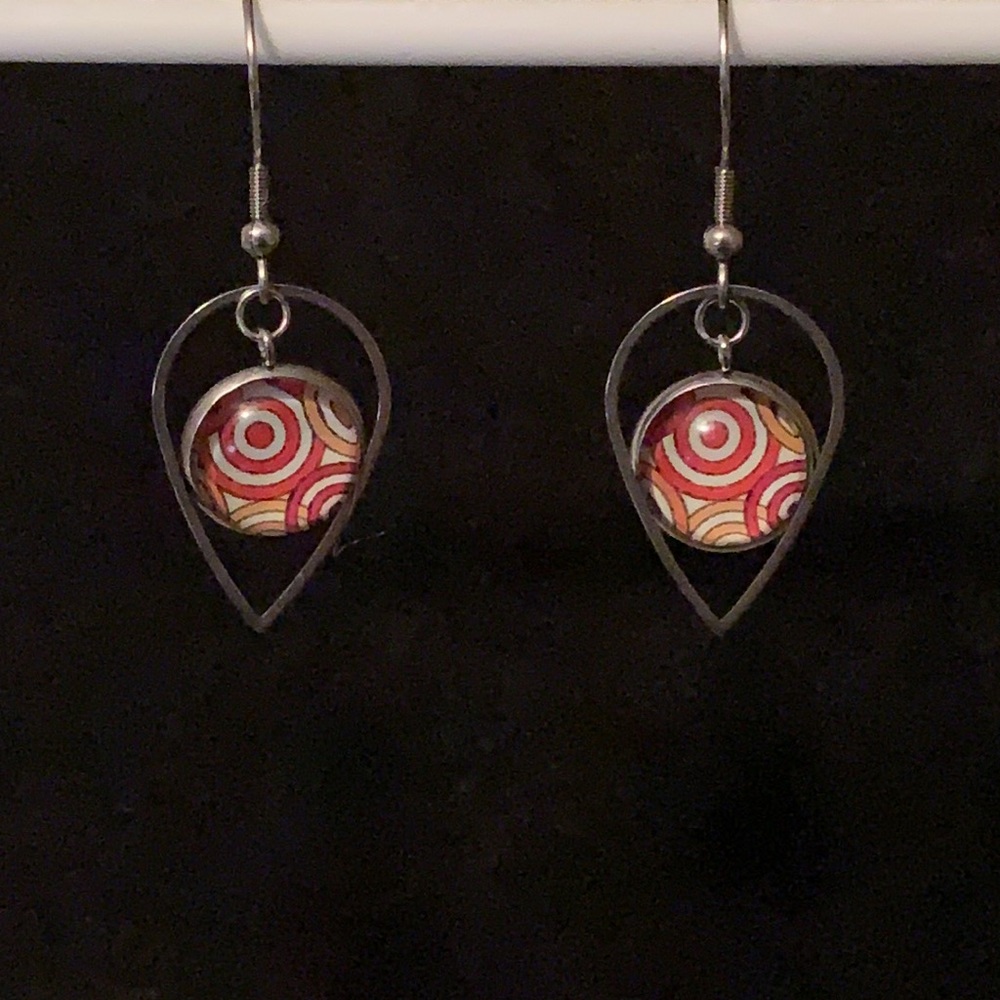 21350 Orange and white tear drop swirl earrings - Picture 2 of 7